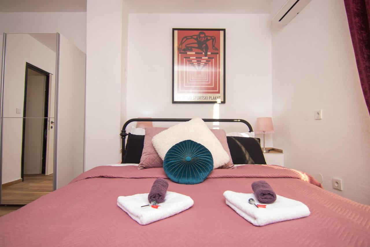 Apartments Flowers คิร์ก ภายนอก รูปภาพ
