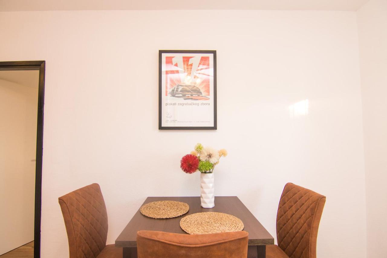 Apartments Flowers คิร์ก ภายนอก รูปภาพ