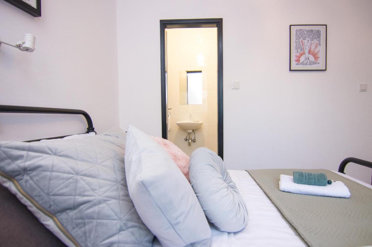 Apartments Flowers คิร์ก ภายนอก รูปภาพ