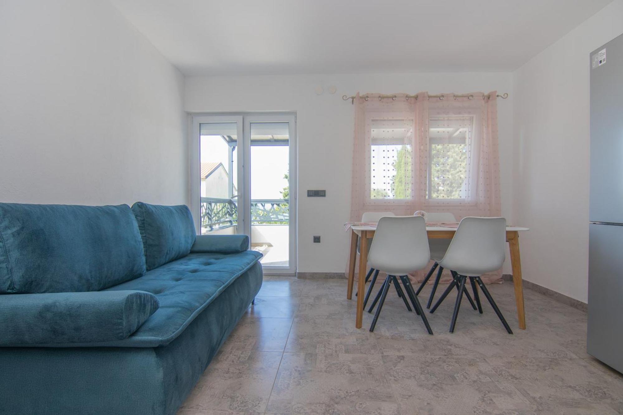 Apartments Flowers คิร์ก ภายนอก รูปภาพ