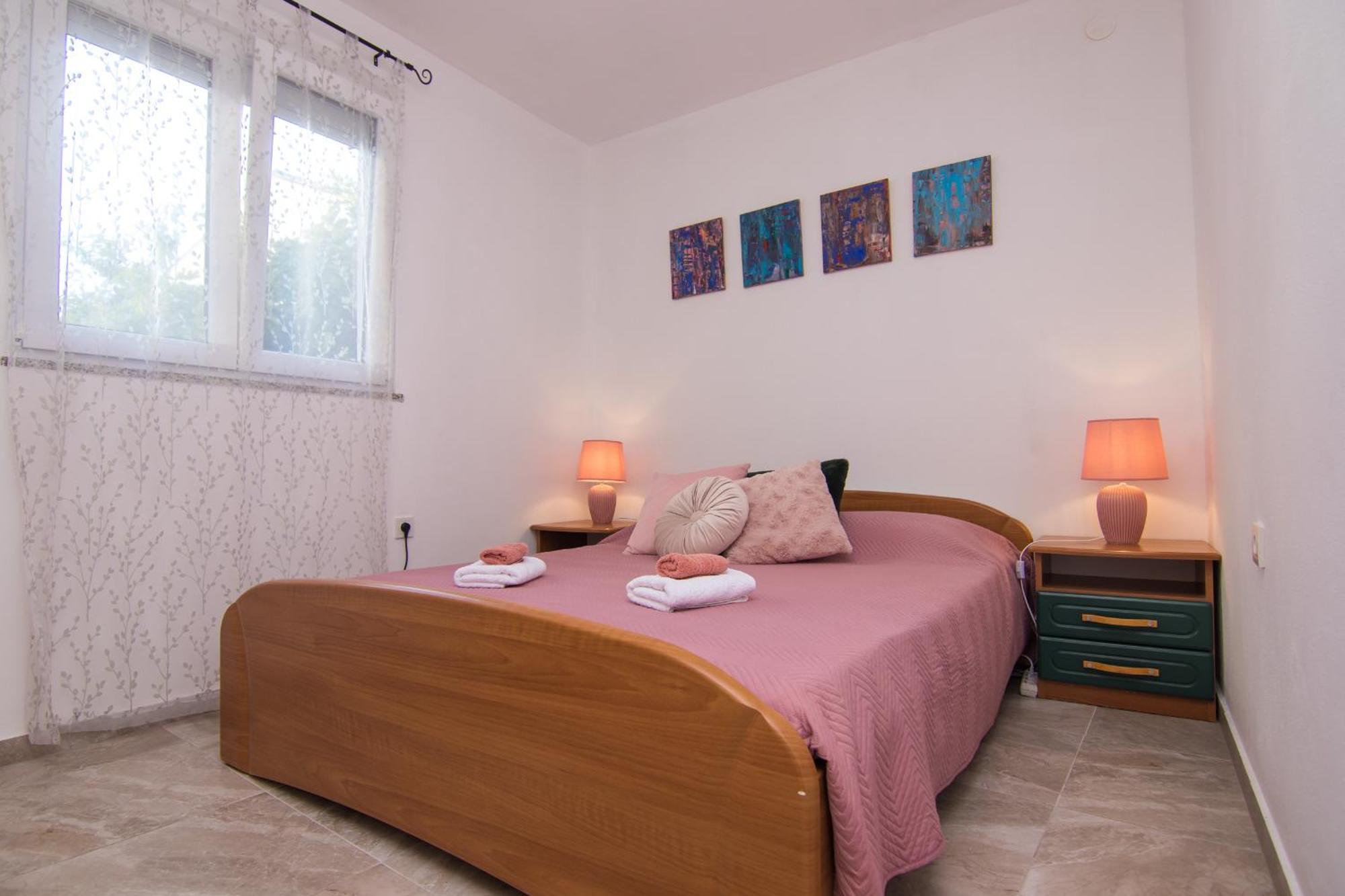 Apartments Flowers คิร์ก ภายนอก รูปภาพ