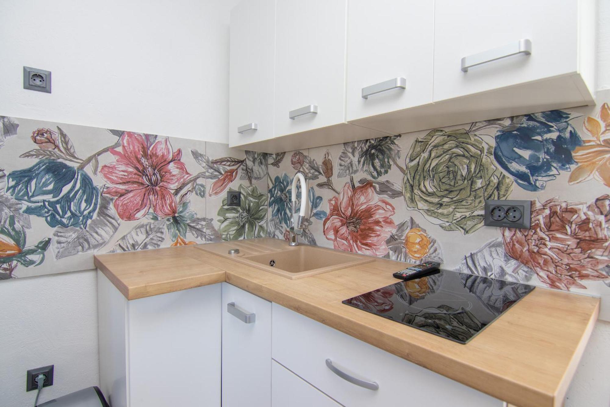 Apartments Flowers คิร์ก ภายนอก รูปภาพ