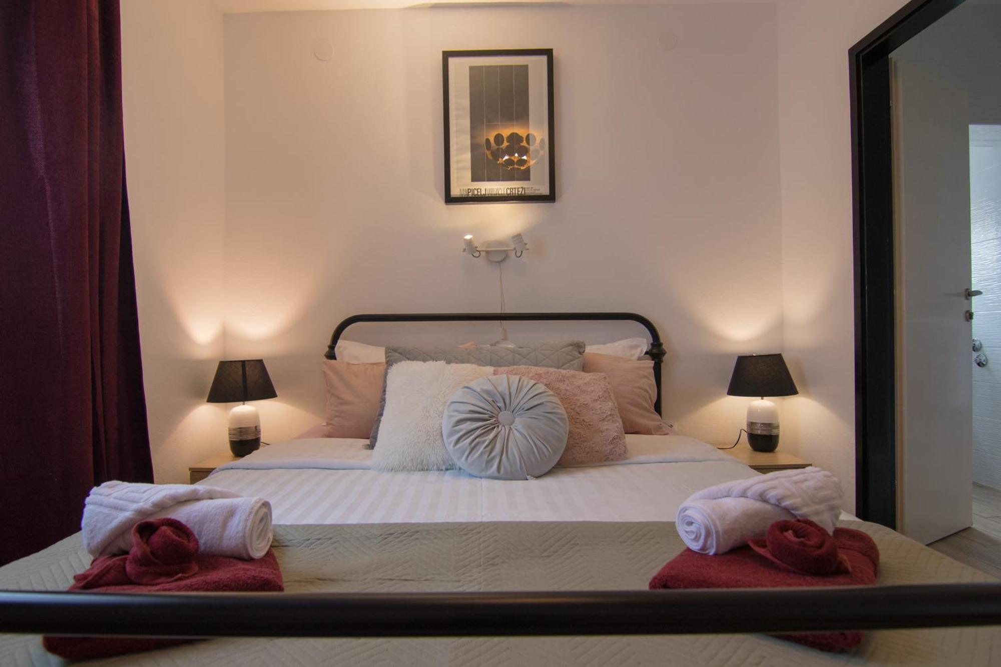 Apartments Flowers คิร์ก ภายนอก รูปภาพ