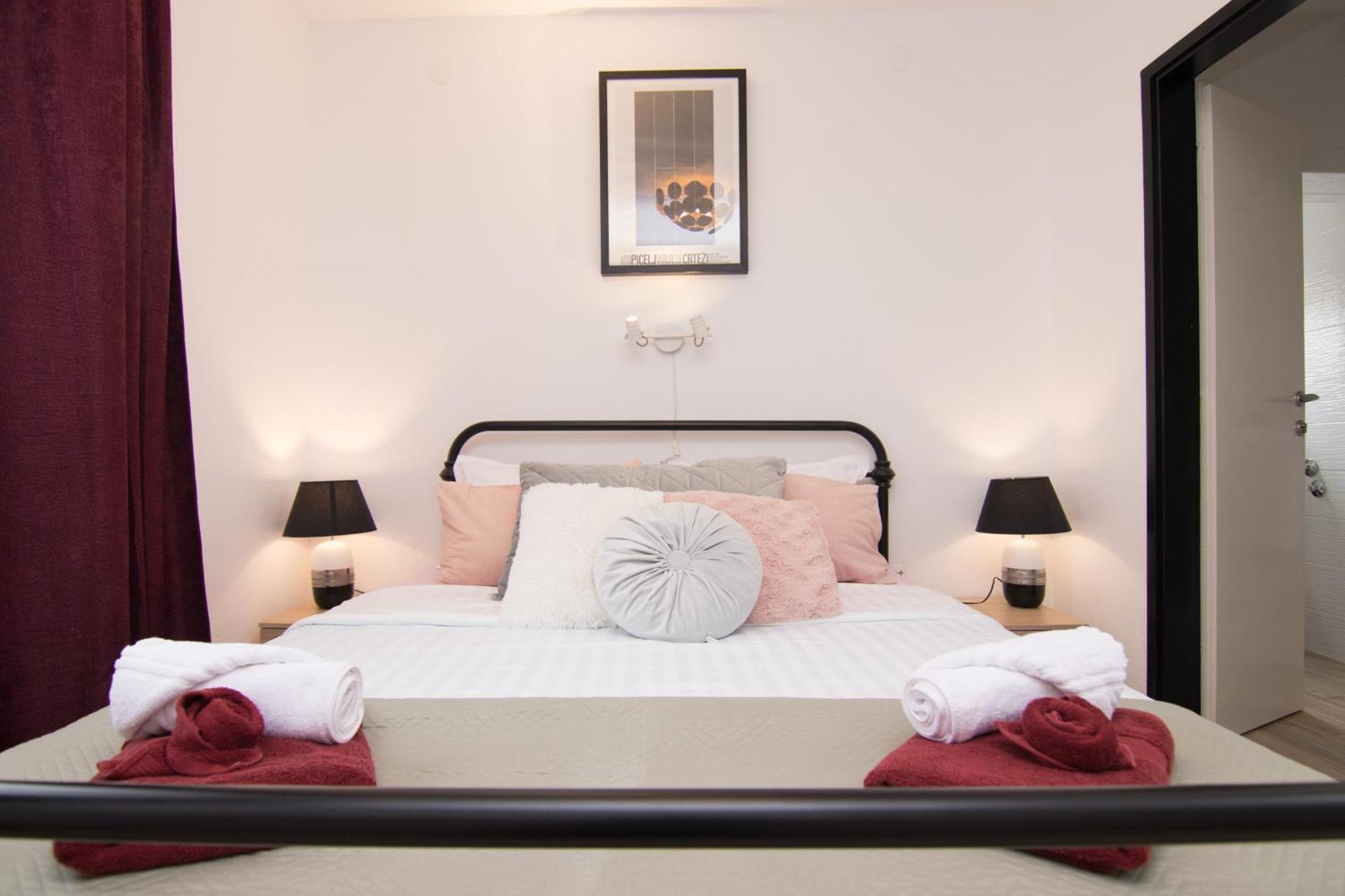 Apartments Flowers คิร์ก ภายนอก รูปภาพ